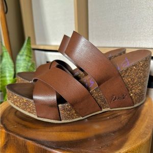 Blowfish Malibu brown strappy wedge sandals 8